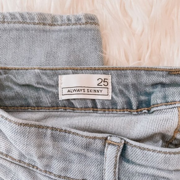 Gap 1969 Blue Skinny Jeans Distressed Size 25 - Picture 2 of 5